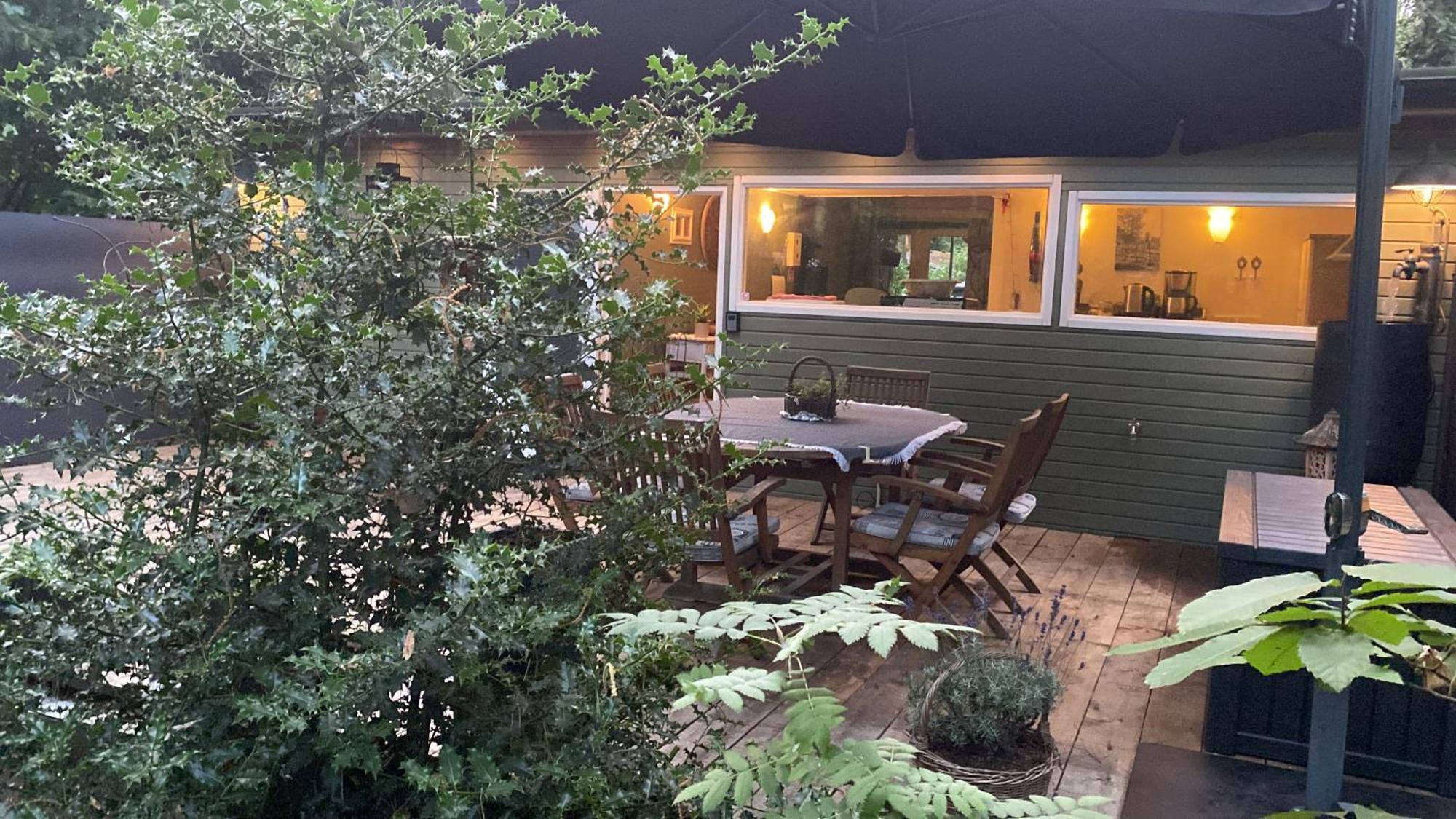 Chalet Hotell Lanaken Exteriör bild